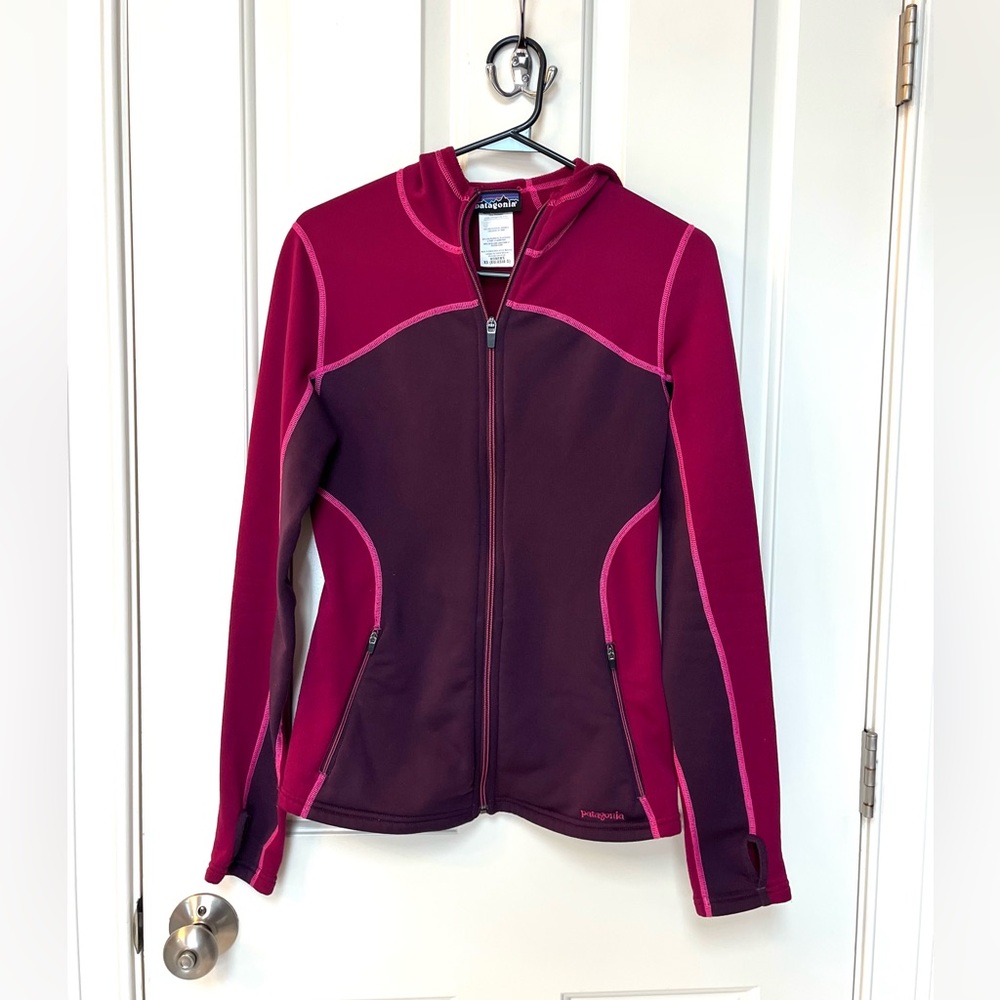 Patagonia Women's Burgundy and Pink Fleece Lined Hooded Polar Tech Light Jacket